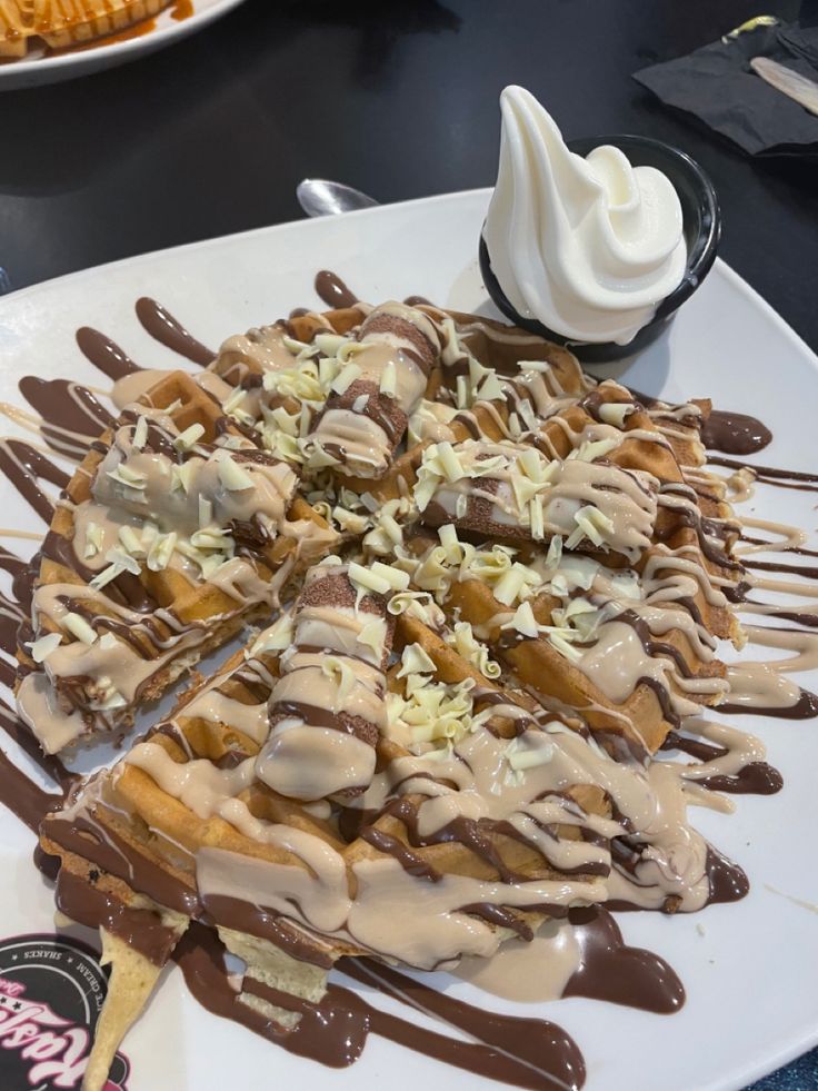 Kinderbueno white Waffle (Buy1 Get1 Free)